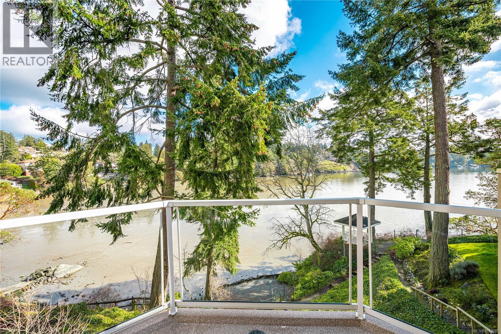 306 1 Buddy Rd, View Royal