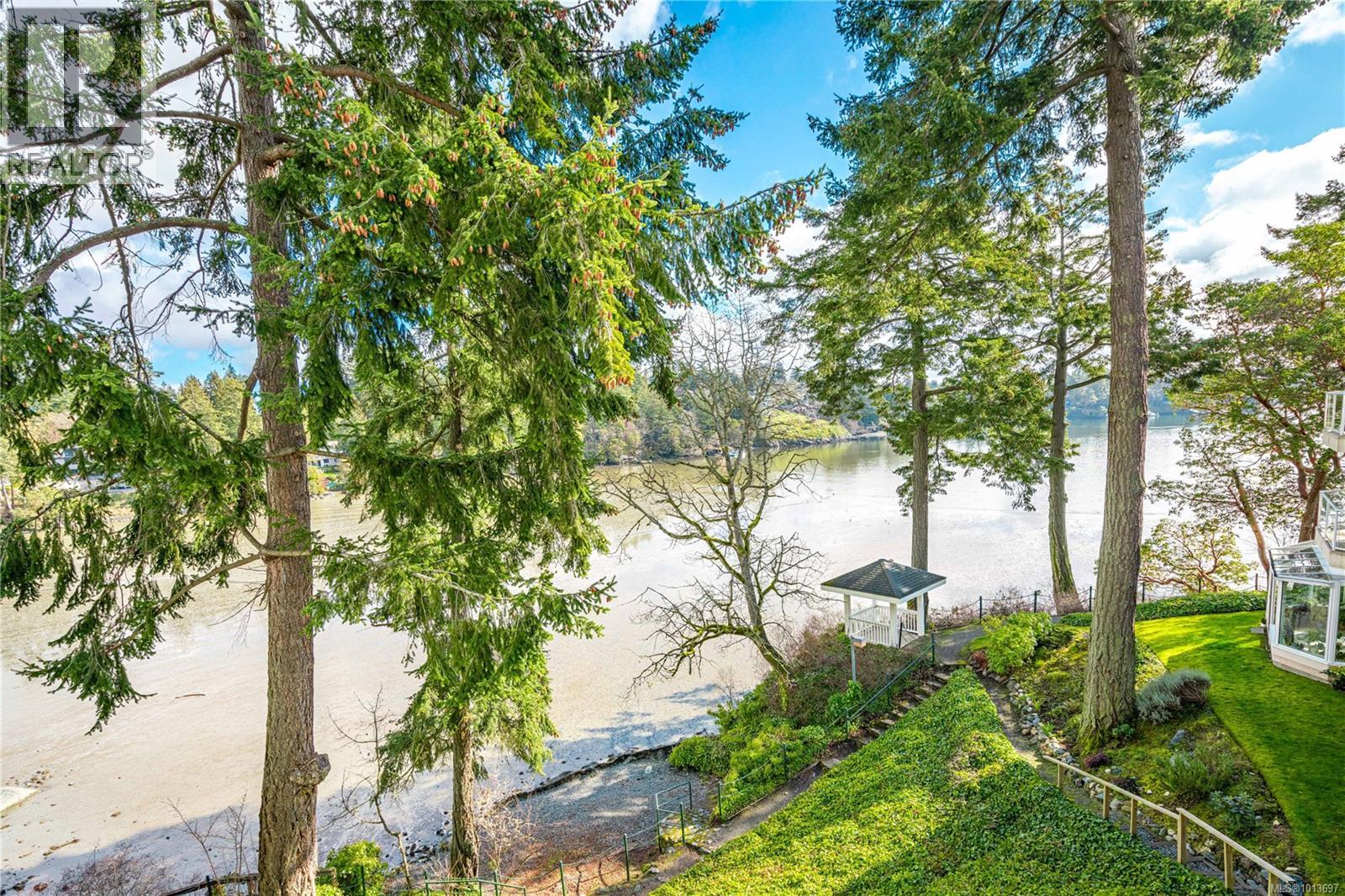 306 1 Buddy Rd, View Royal