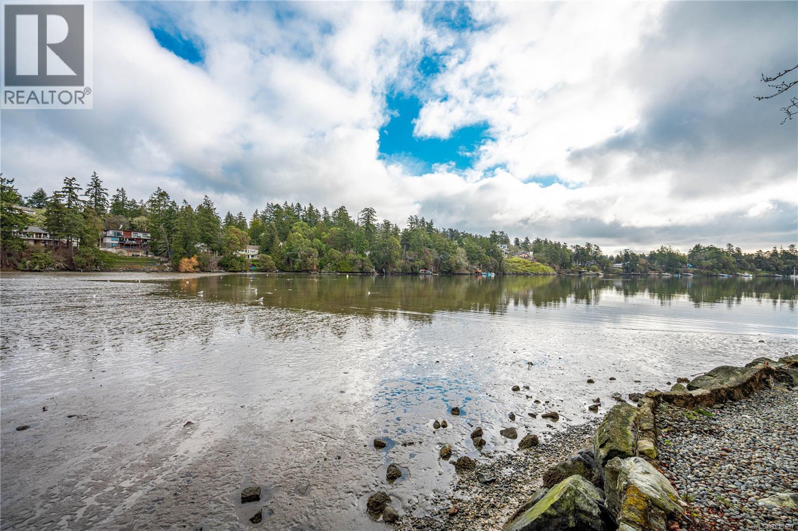 306 1 Buddy Rd, View Royal