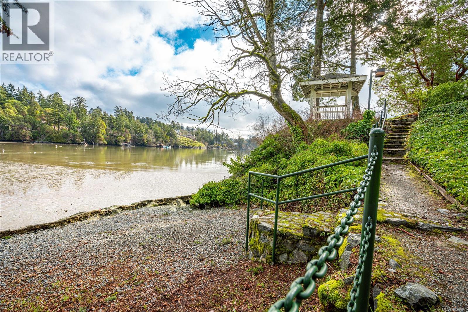 306 1 Buddy Rd, View Royal