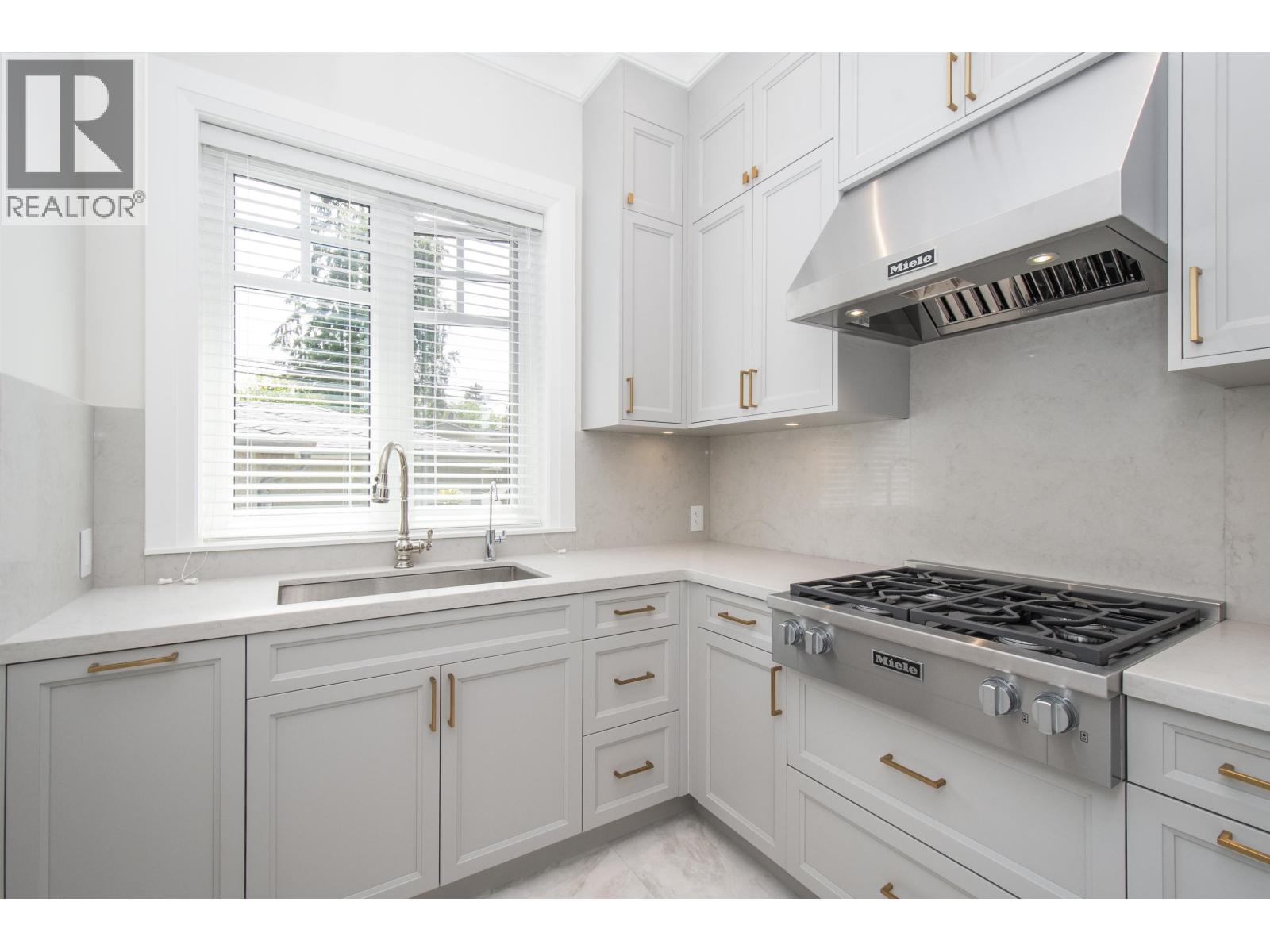 3946 W 30TH AVENUE, Vancouver