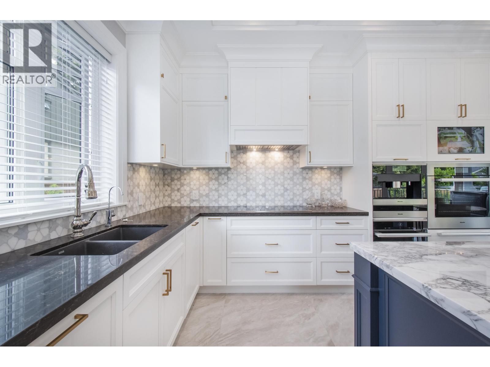 3946 W 30TH AVENUE, Vancouver