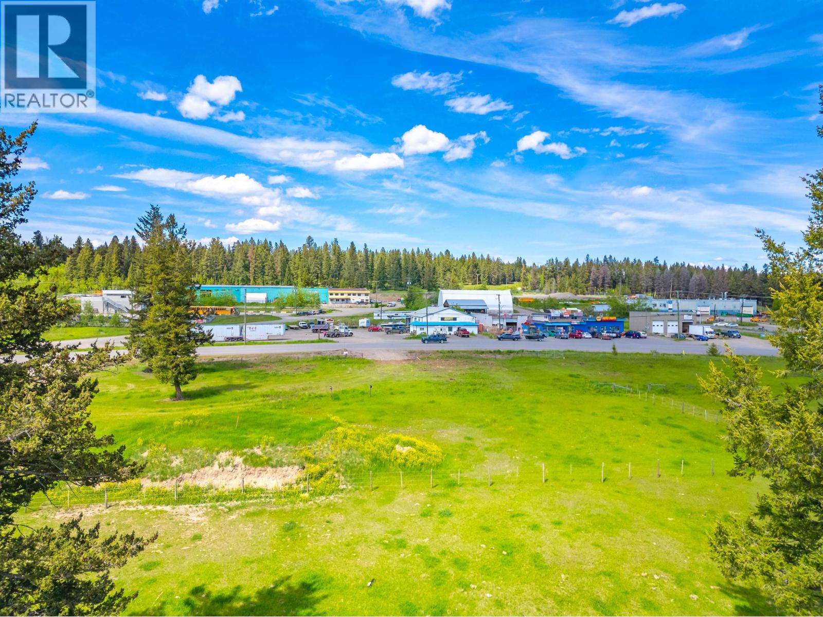 275 EXETER STATION ROAD, 100 Mile House