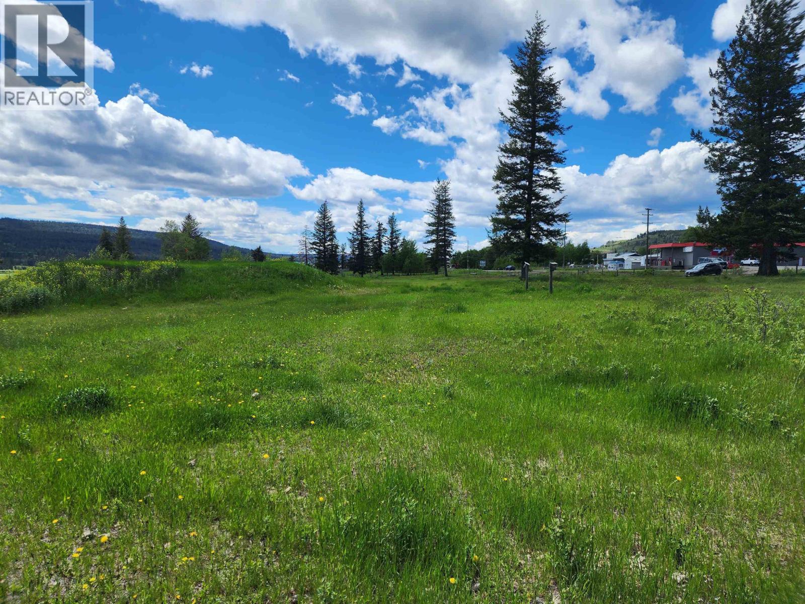 275 EXETER STATION ROAD, 100 Mile House