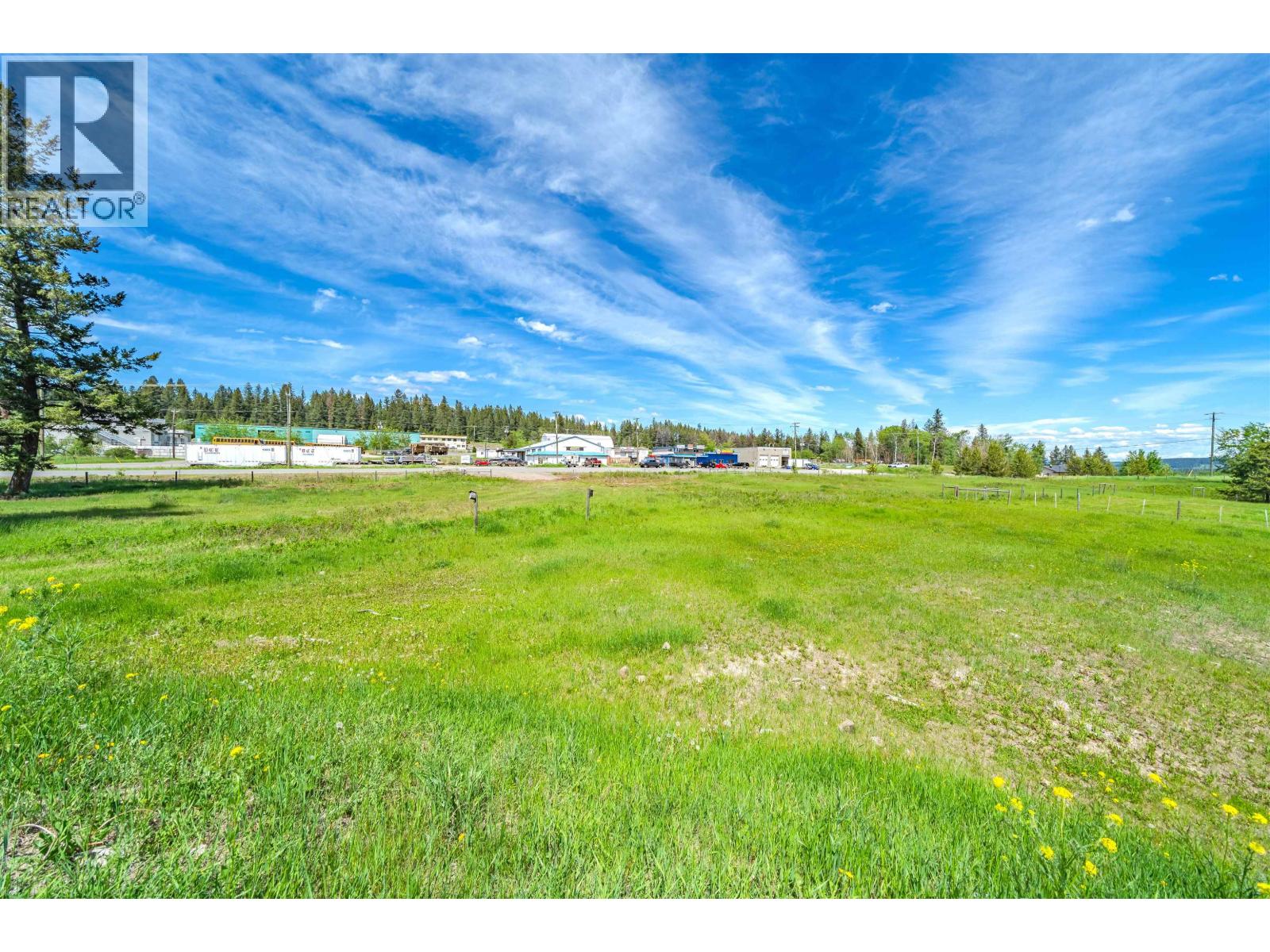 275 EXETER STATION ROAD, 100 Mile House