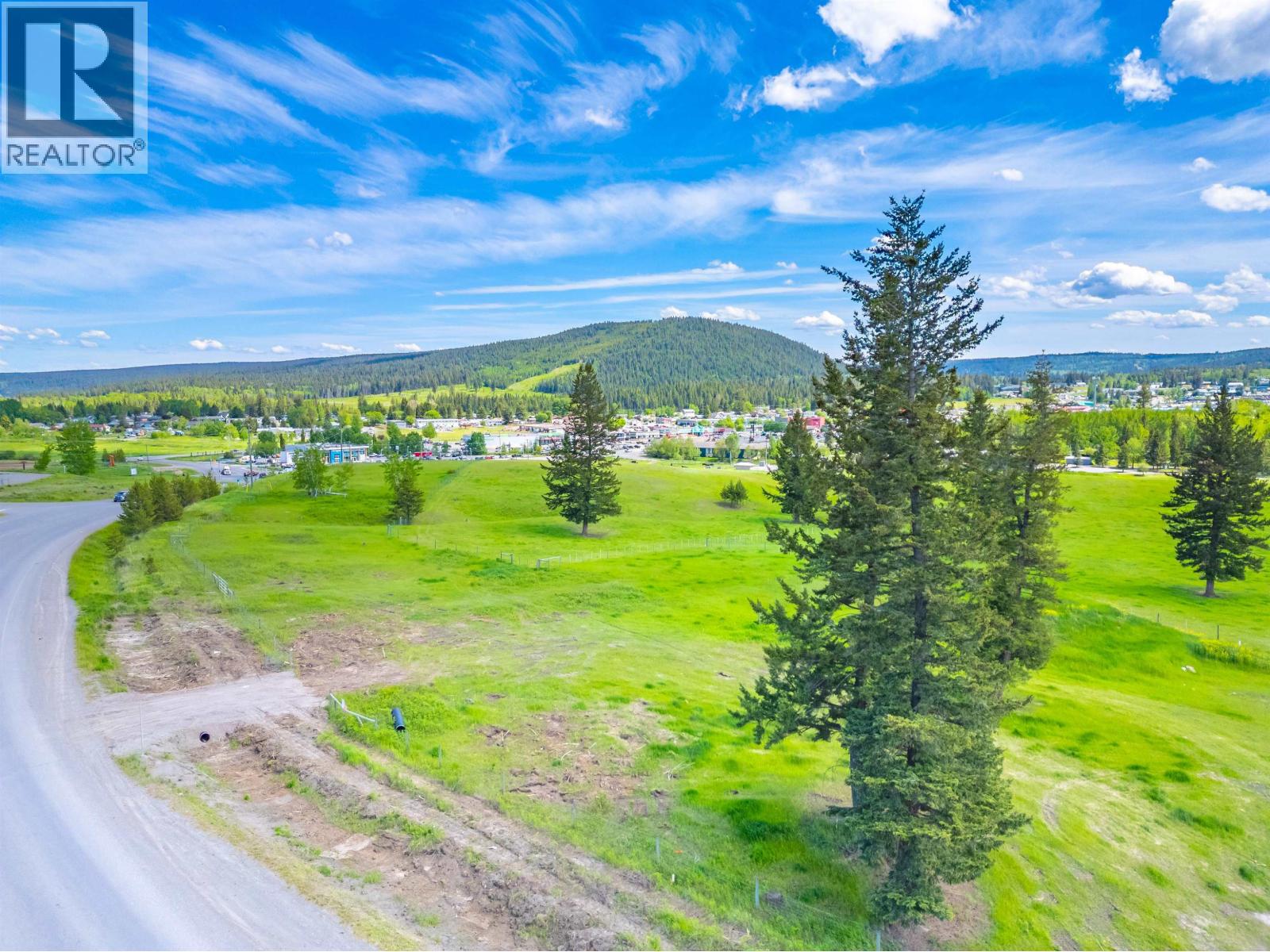 275 EXETER STATION ROAD, 100 Mile House