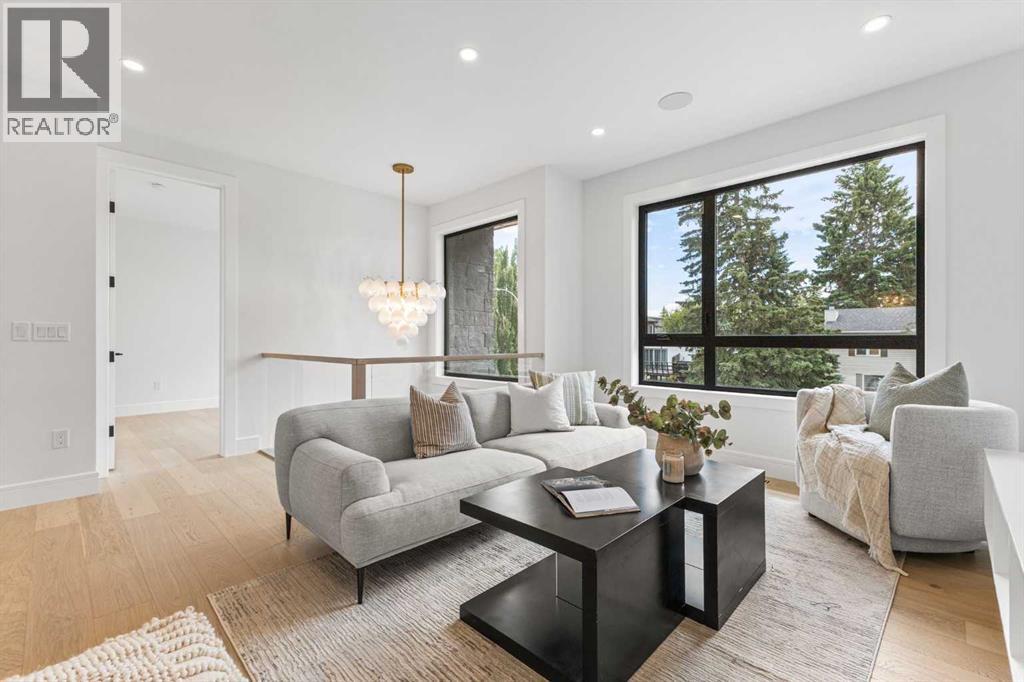 Single Family House for Sale in   Avenue NE Winston Heights/Mountview Calgary 