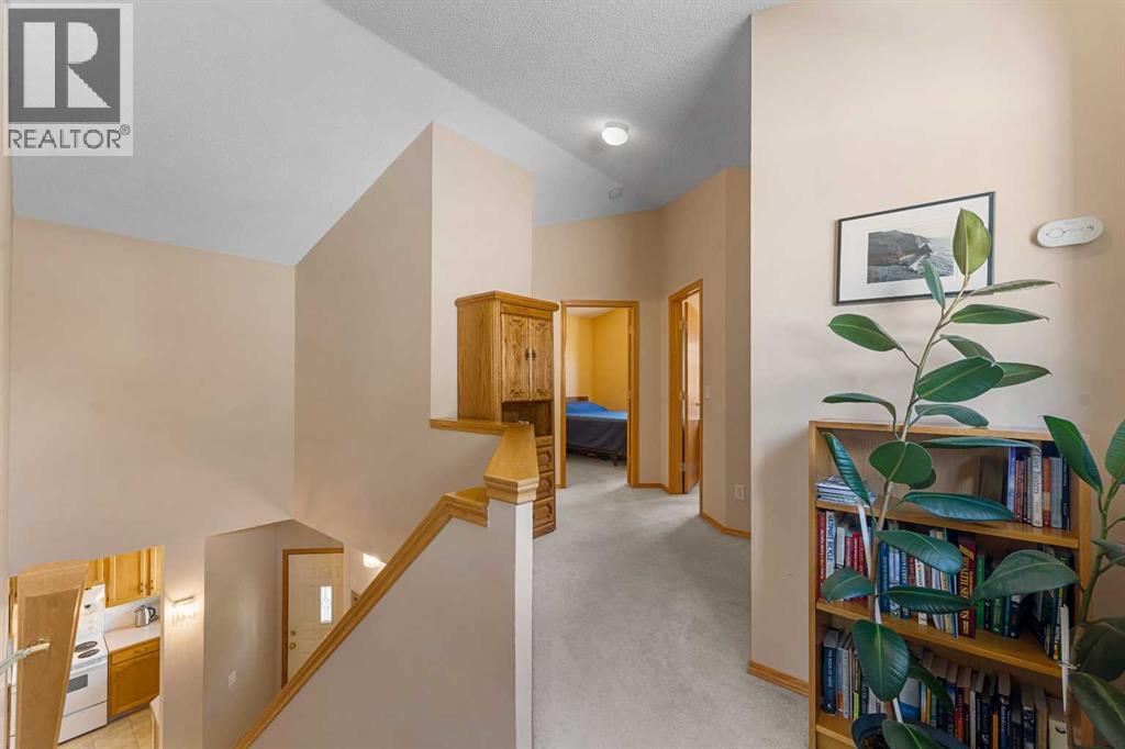 Single Family House for Sale in  Douglas Ridge Close SE Douglasdale/Glen Calgary 
