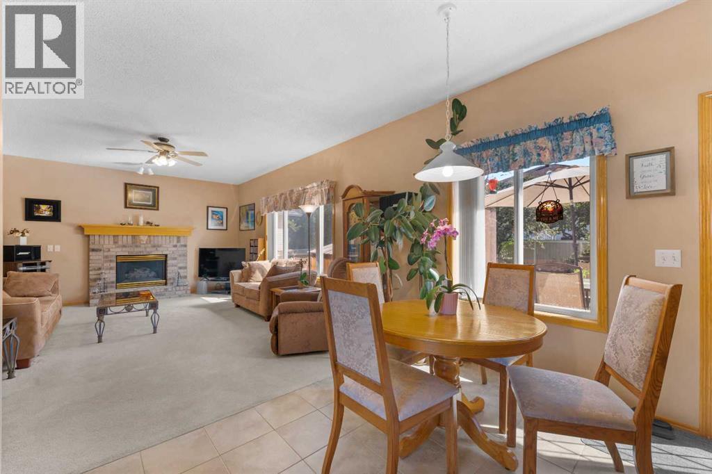 Single Family House for Sale in  Douglas Ridge Close SE Douglasdale/Glen Calgary 