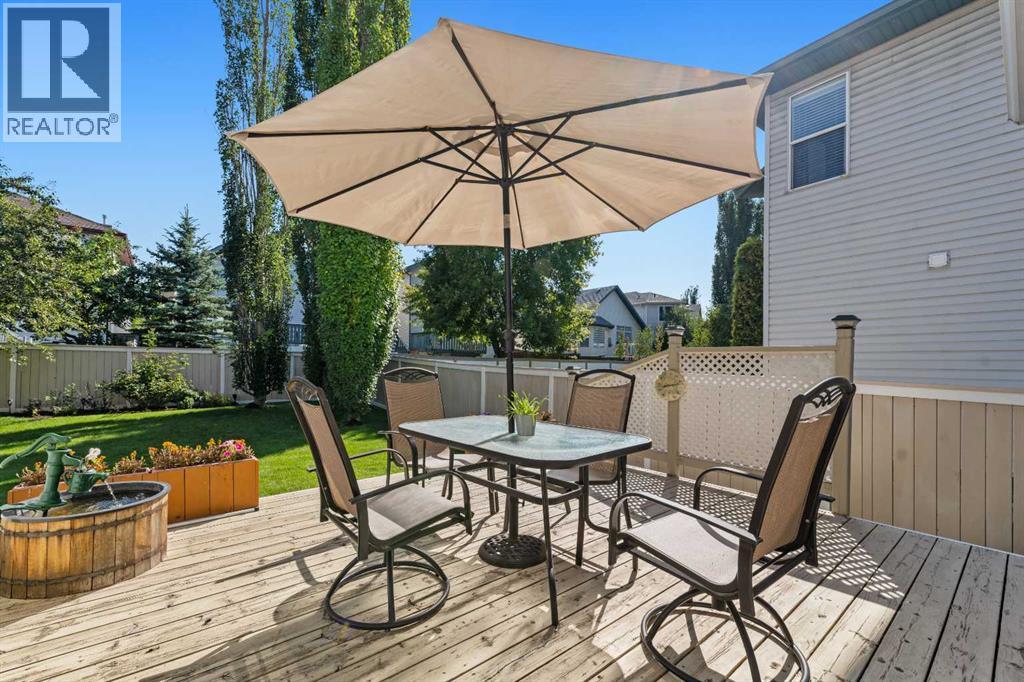 Single Family House for Sale in  Douglas Ridge Close SE Douglasdale/Glen Calgary 