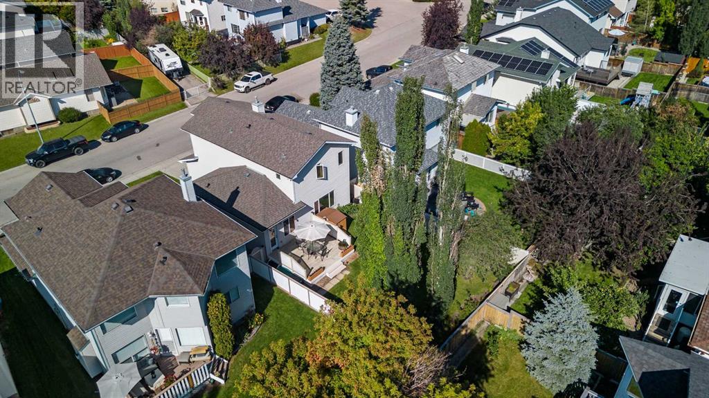 Single Family House for Sale in  Douglas Ridge Close SE Douglasdale/Glen Calgary 