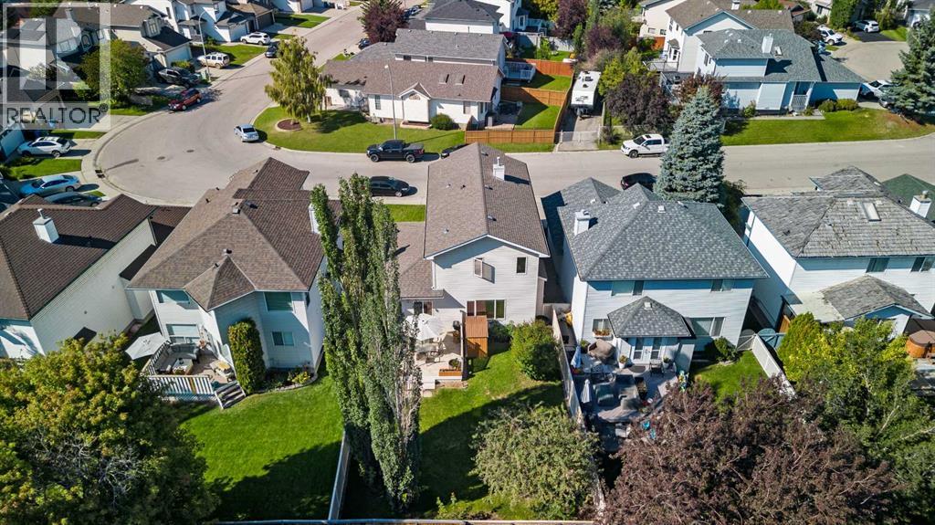 Single Family House for Sale in  Douglas Ridge Close SE Douglasdale/Glen Calgary 