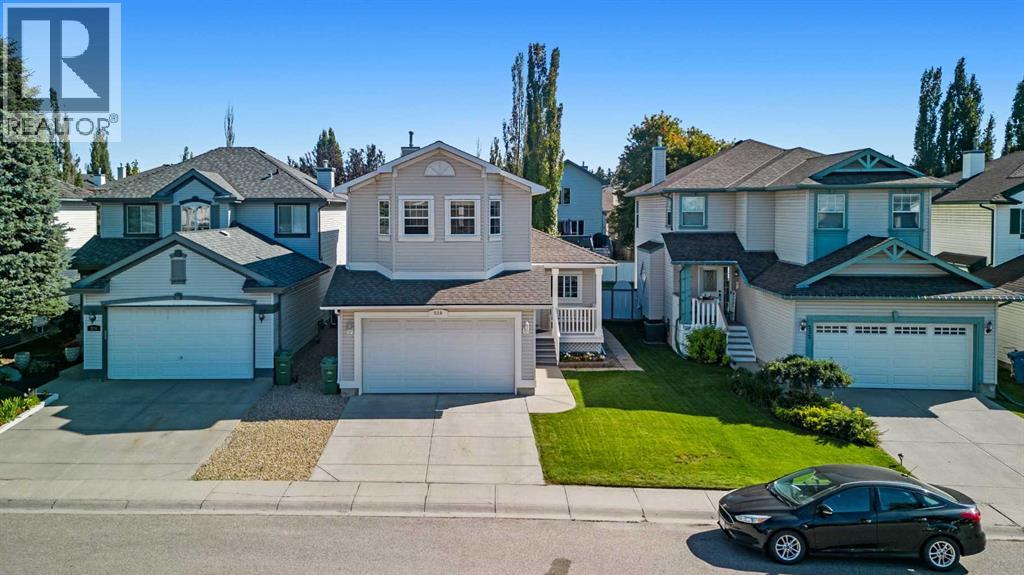 Single Family House for Sale in  Douglas Ridge Close SE Douglasdale/Glen Calgary 