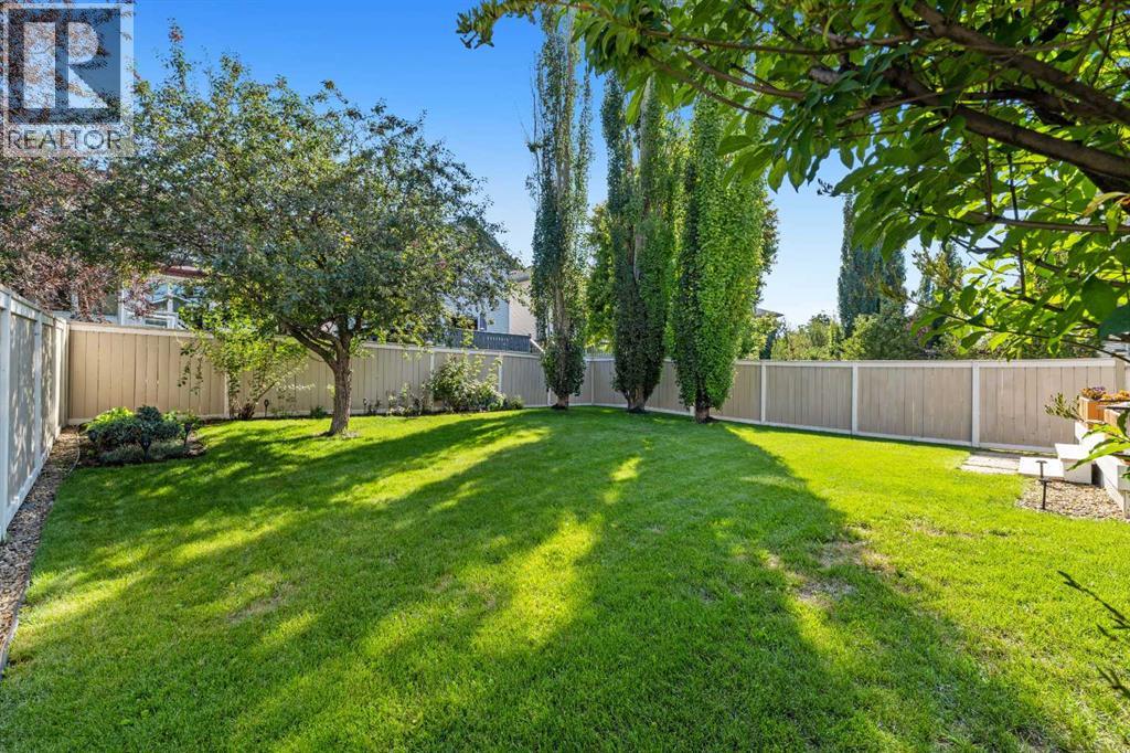 Single Family House for Sale in  Douglas Ridge Close SE Douglasdale/Glen Calgary 