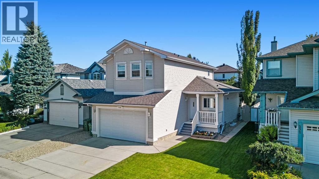 Single Family House for Sale in  Douglas Ridge Close SE Douglasdale/Glen Calgary 