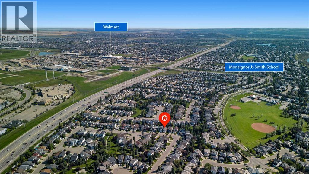 Single Family House for Sale in  Douglas Ridge Close SE Douglasdale/Glen Calgary 