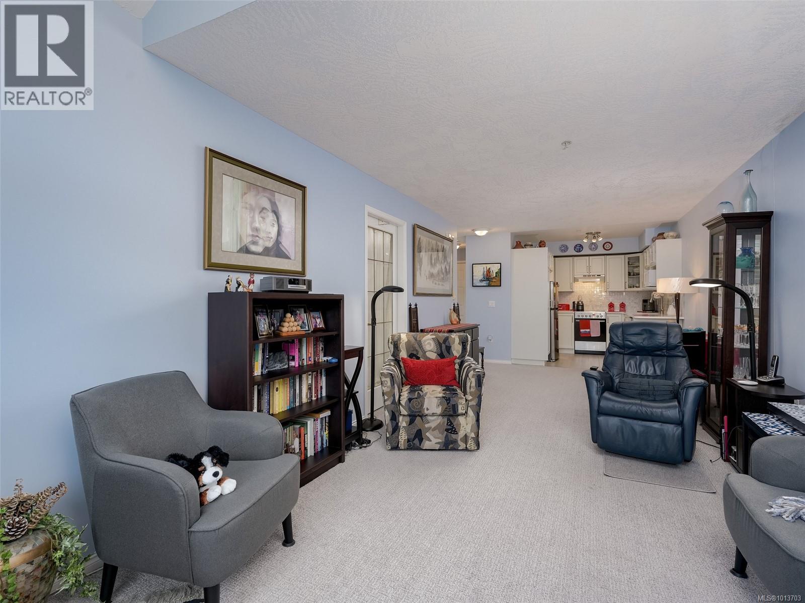 302 1485 Garnet Rd, Saanich