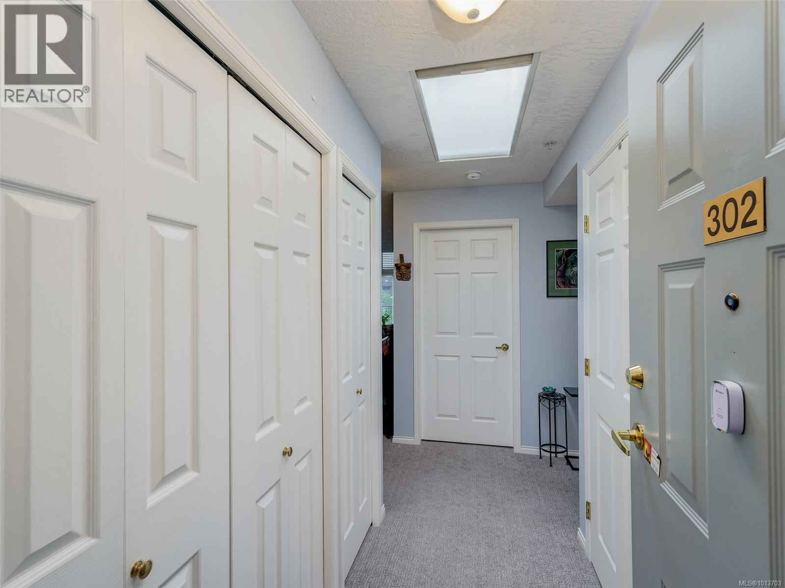 302 1485 Garnet Rd, Saanich