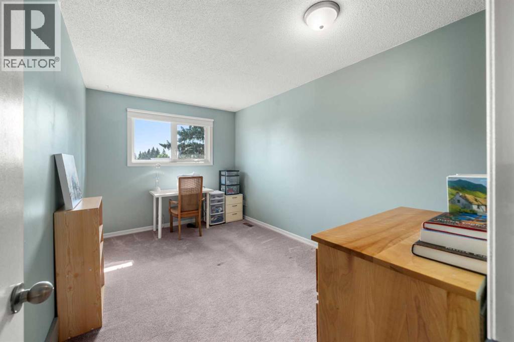 Single Family House for Sale in  Bernard Place NW Beddington Heights Calgary 