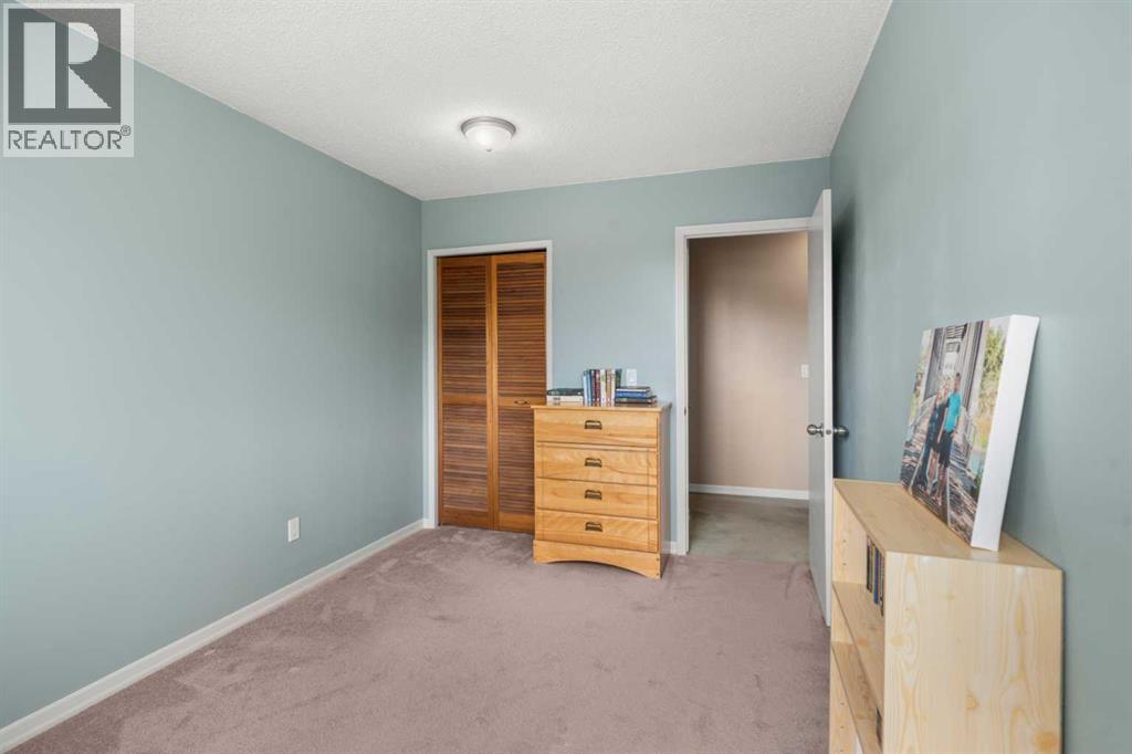 Single Family House for Sale in  Bernard Place NW Beddington Heights Calgary 