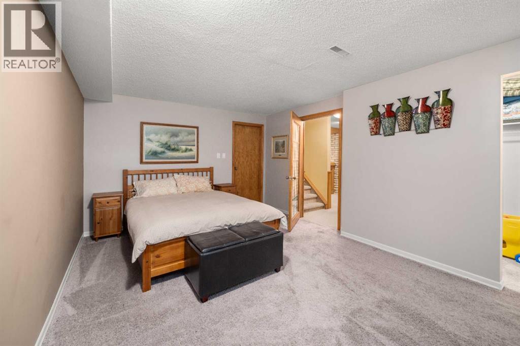 Single Family House for Sale in  Bernard Place NW Beddington Heights Calgary 
