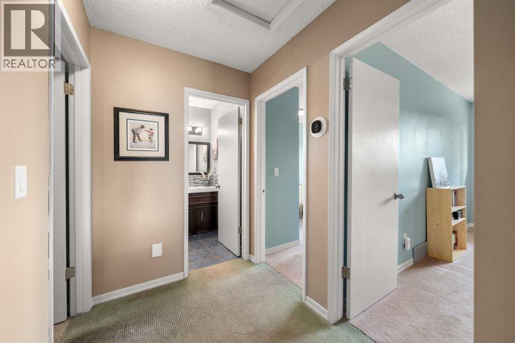 Single Family House for Sale in  Bernard Place NW Beddington Heights Calgary 