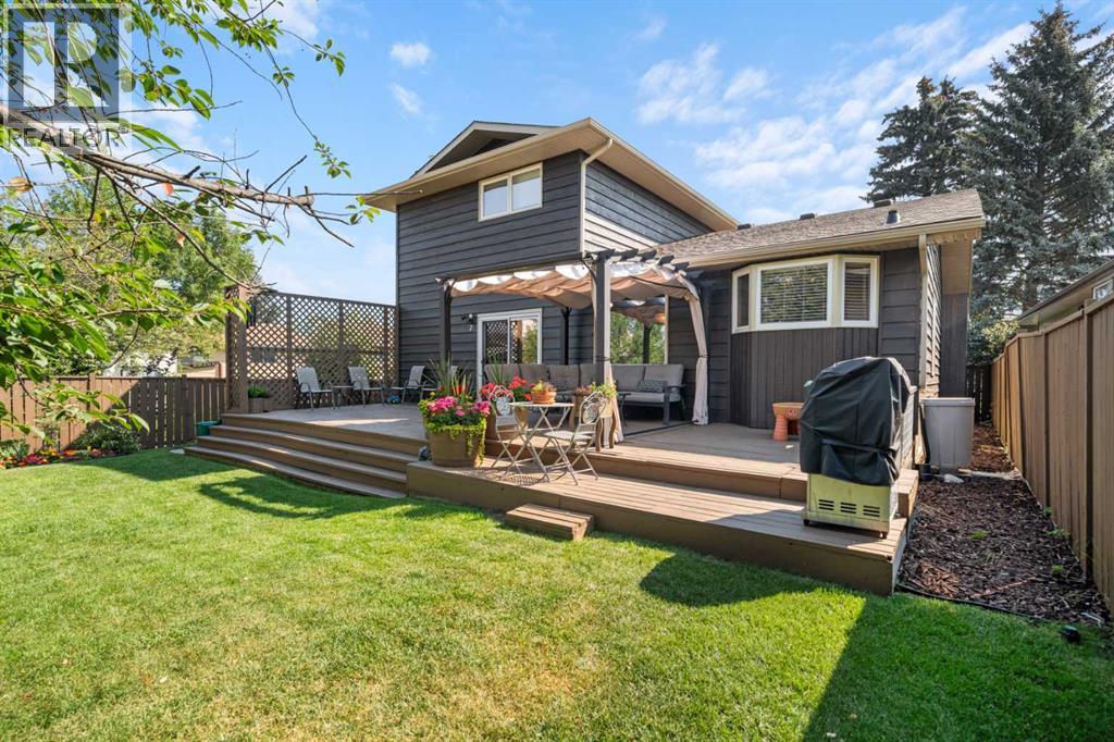 Single Family House for Sale in  Bernard Place NW Beddington Heights Calgary 