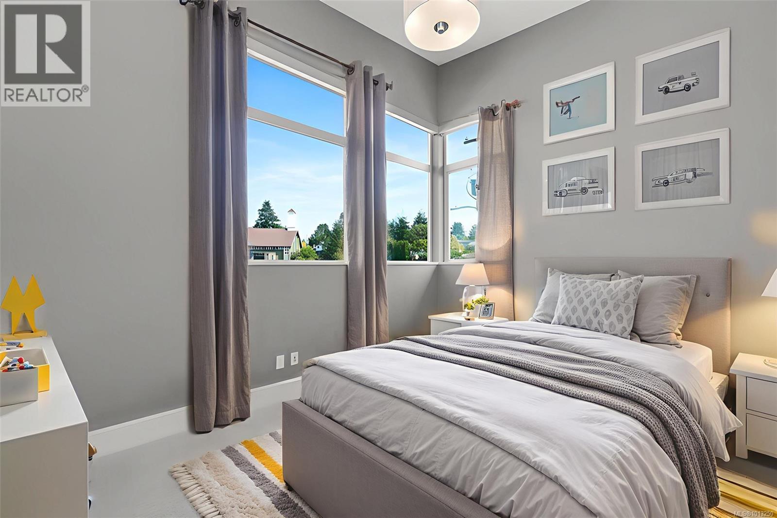 104 4343 TYNDALL Ave, Saanich