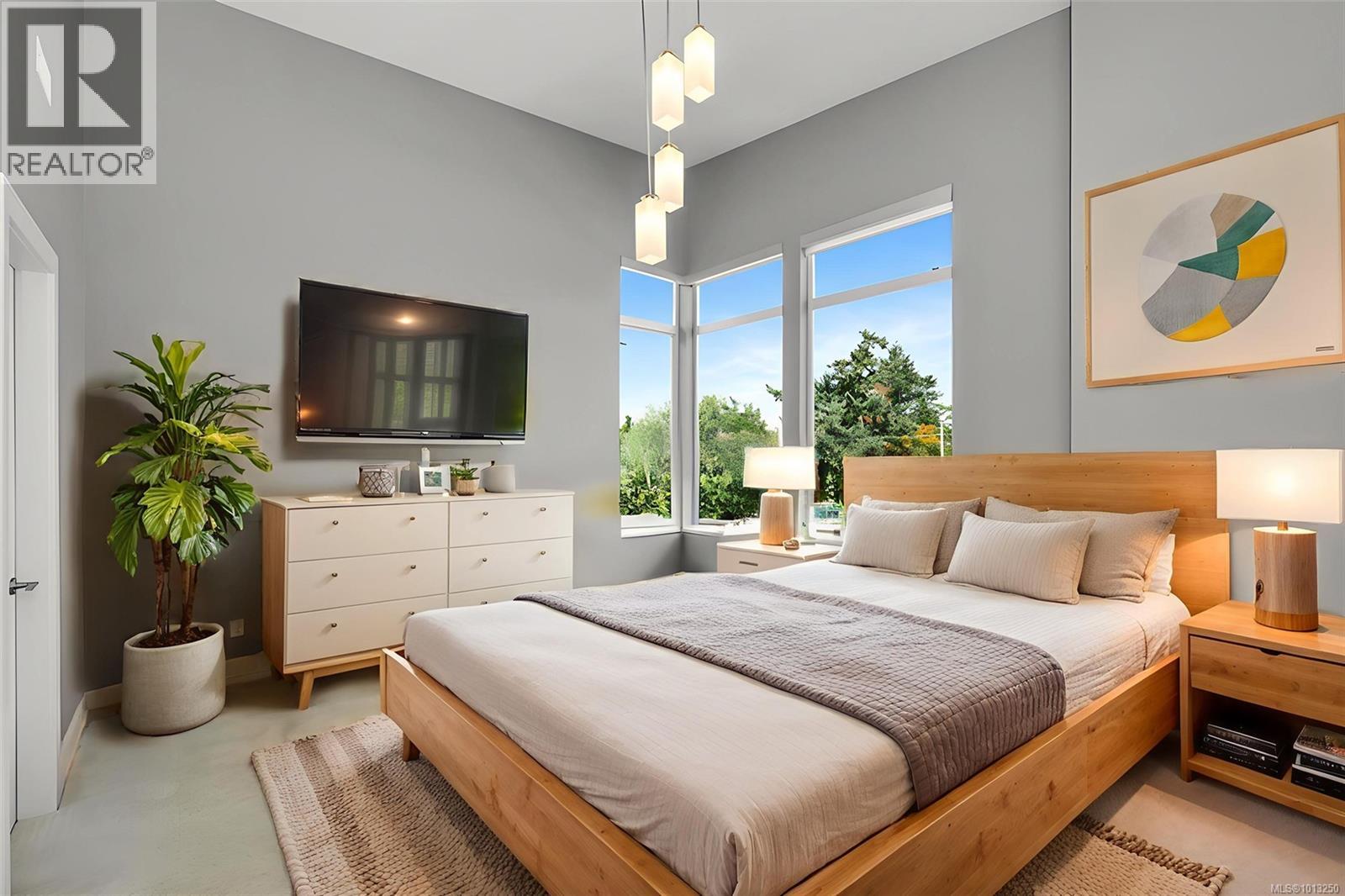 104 4343 TYNDALL Ave, Saanich
