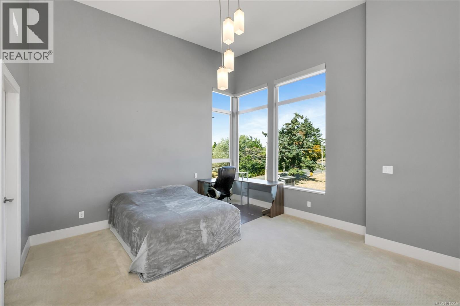 104 4343 TYNDALL Ave, Saanich