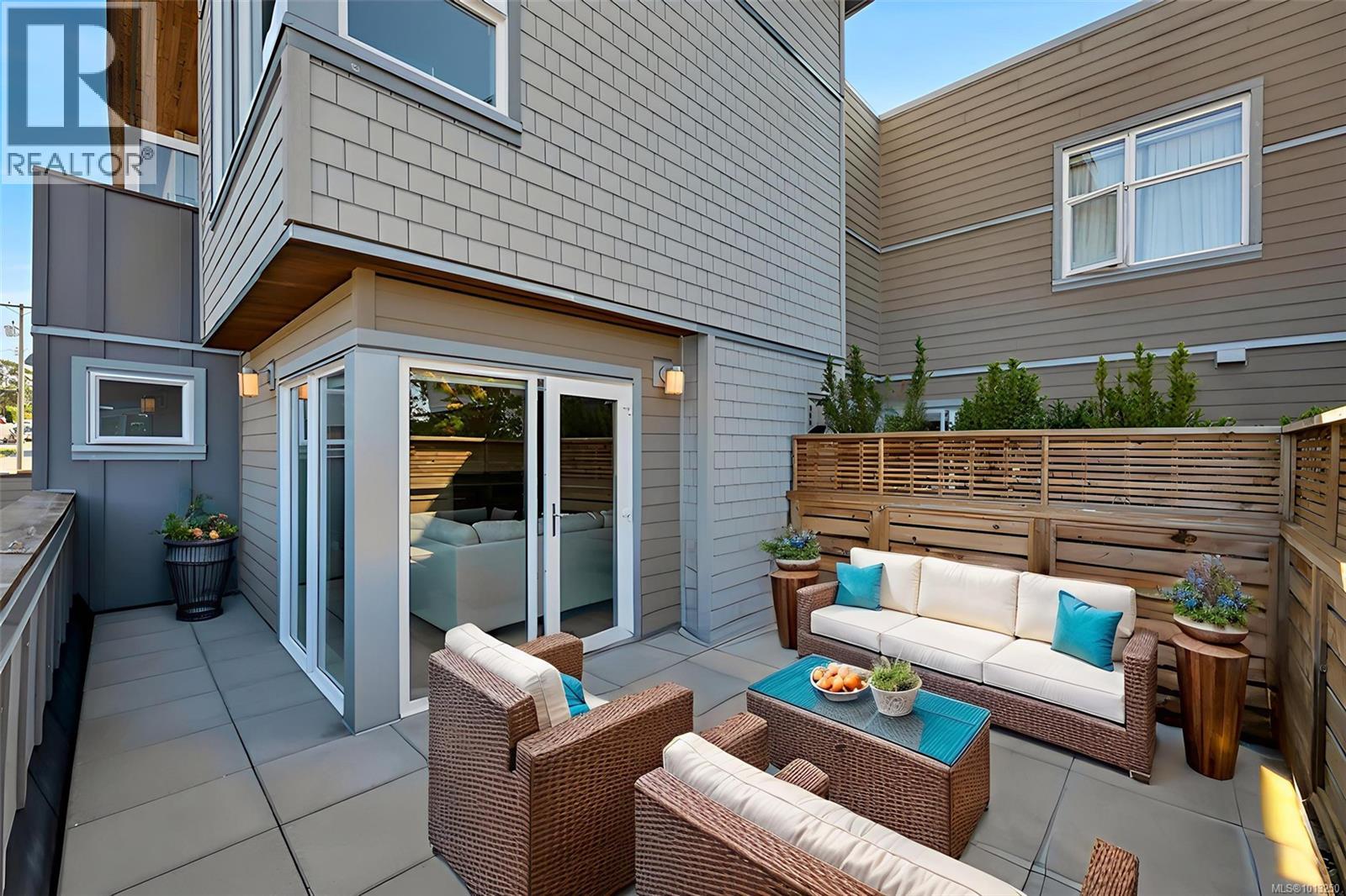 104 4343 TYNDALL Ave, Saanich