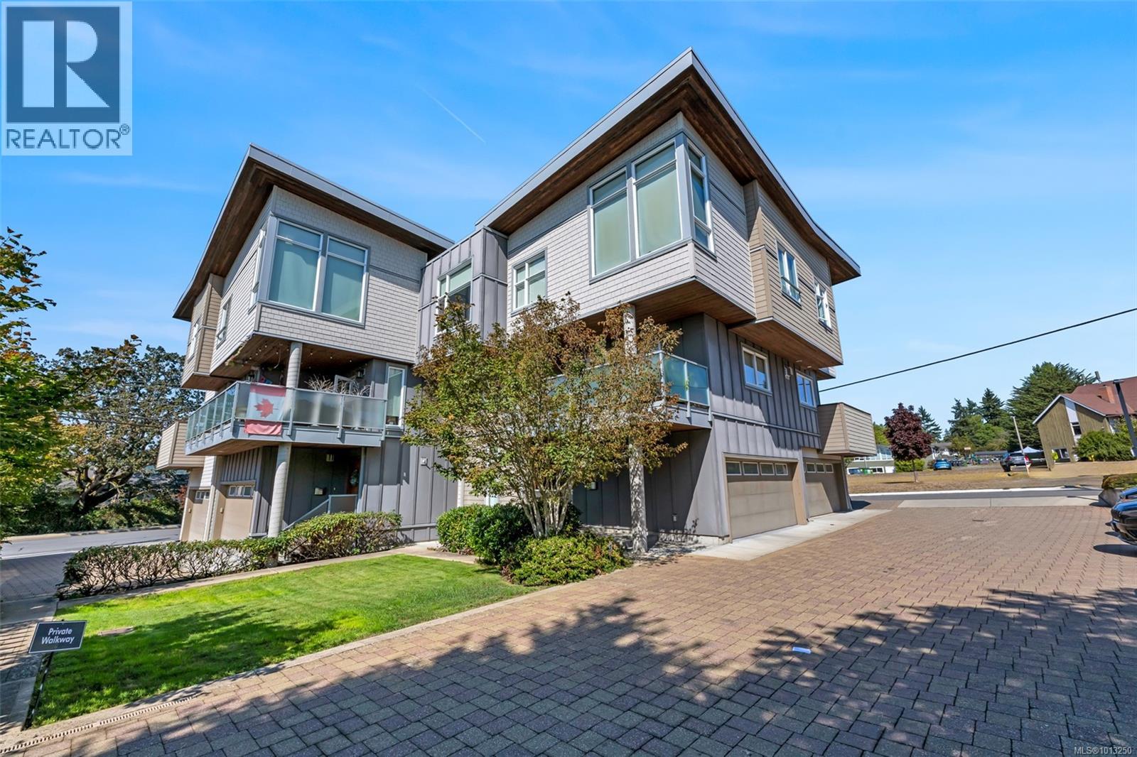 104 4343 TYNDALL Ave, Saanich