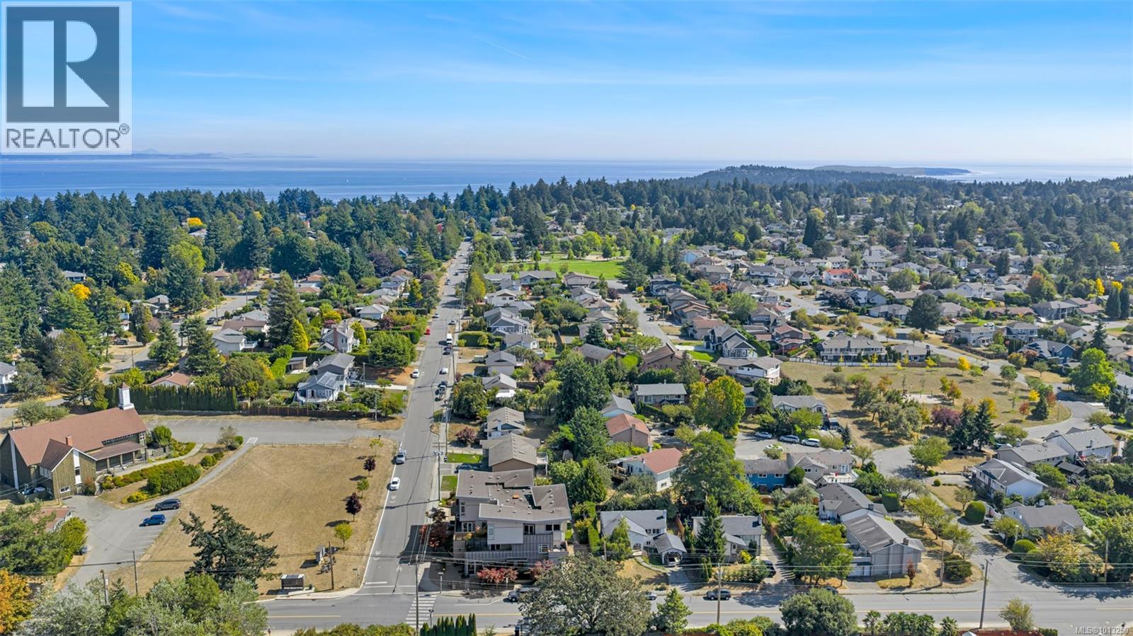 104 4343 TYNDALL Ave, Saanich