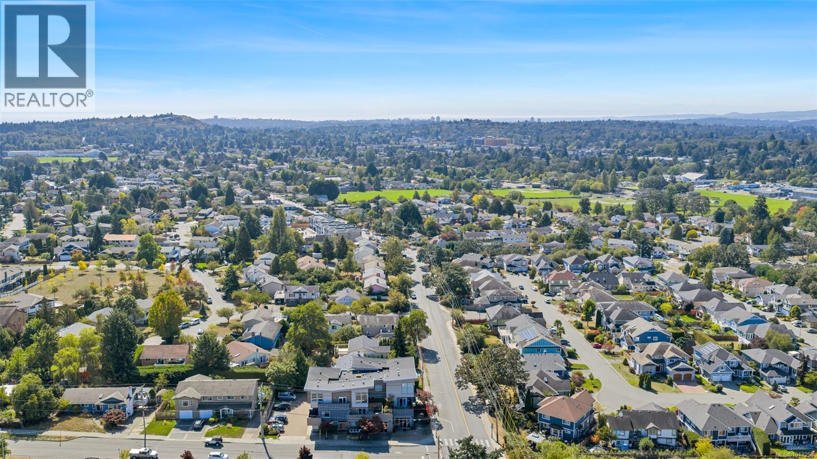 104 4343 TYNDALL Ave, Saanich