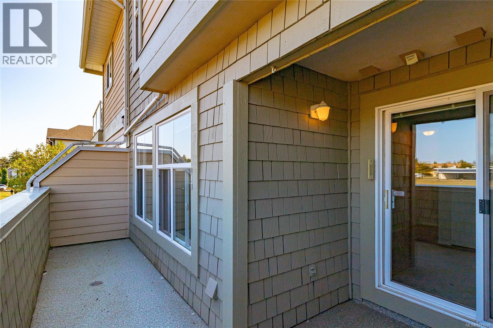 106 2250 James White Blvd, Sidney