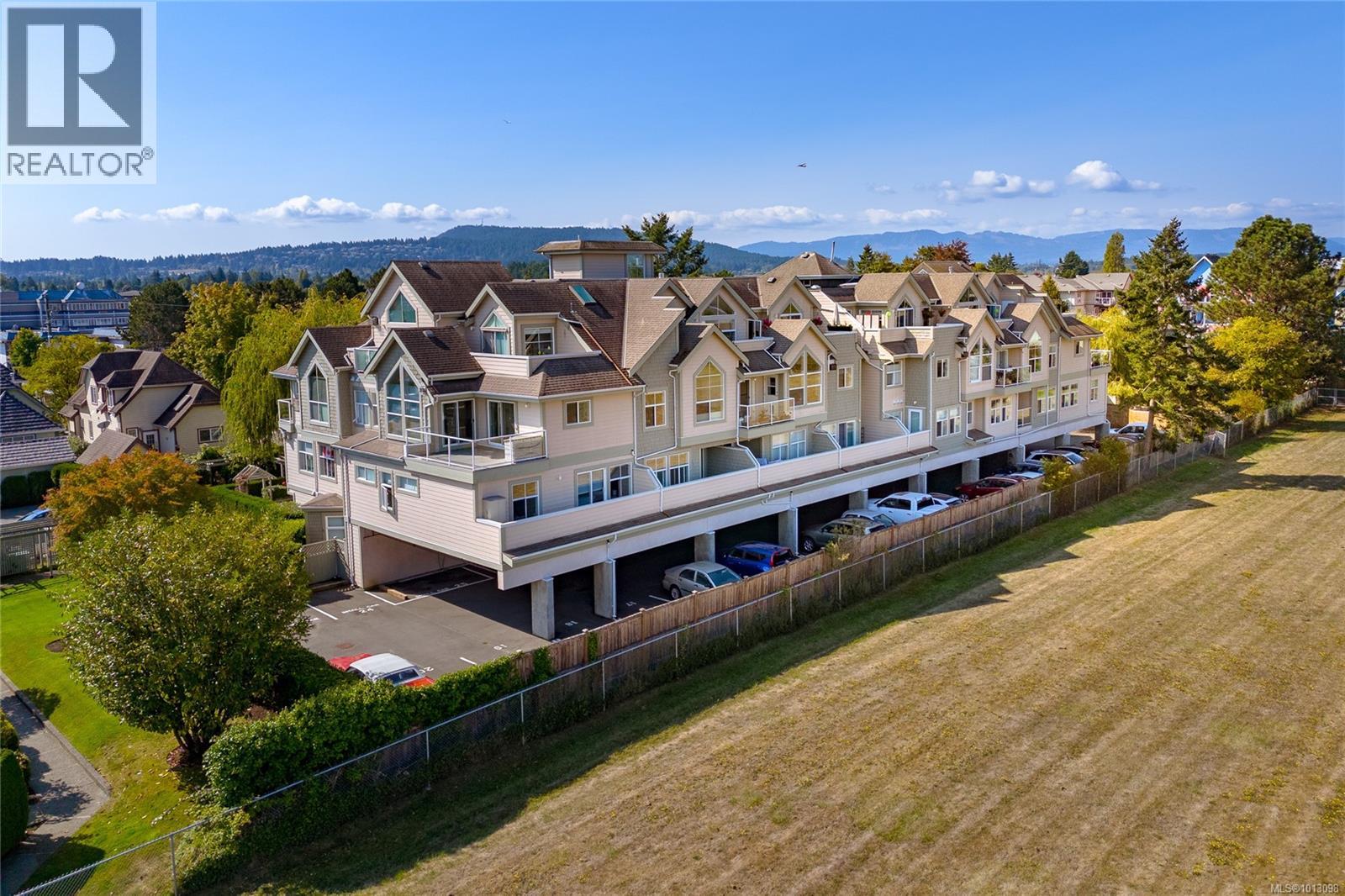 106 2250 James White Blvd, Sidney