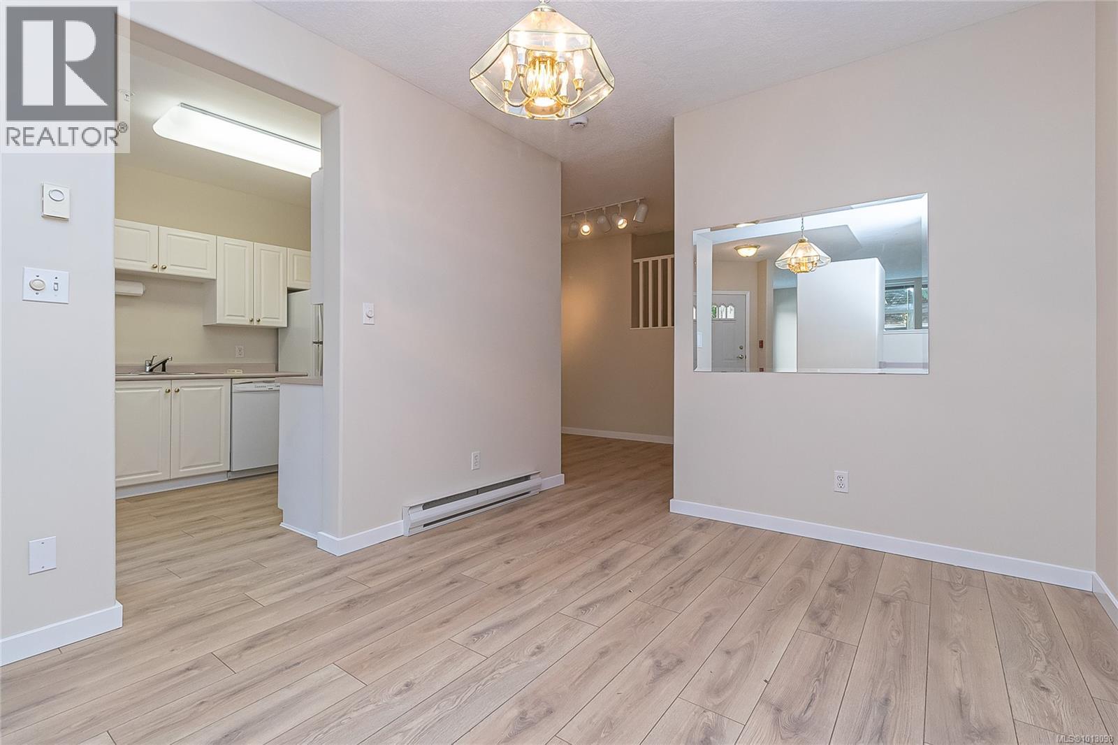 106 2250 James White Blvd, Sidney