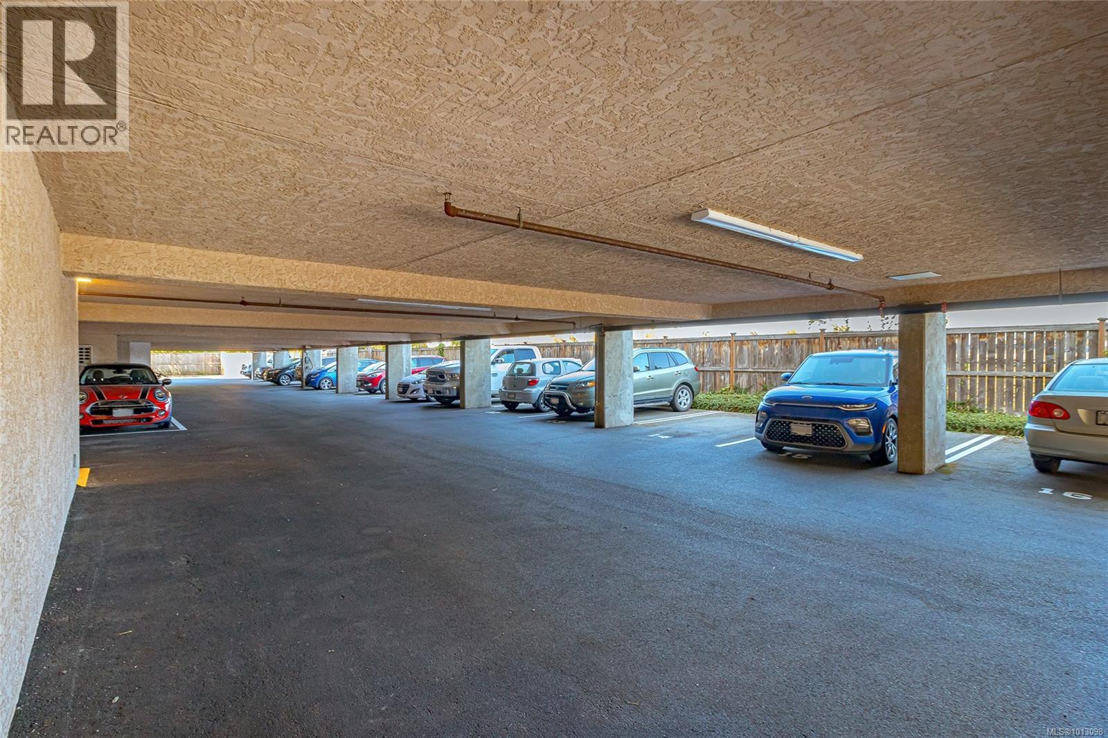 106 2250 James White Blvd, Sidney