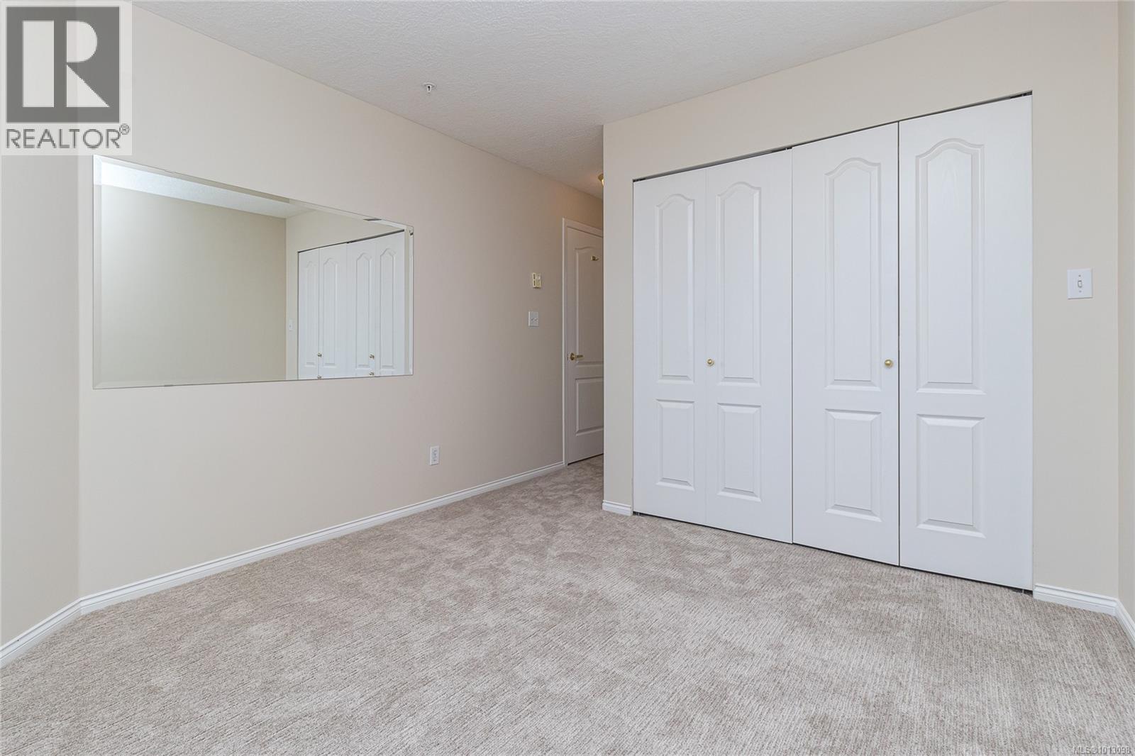 106 2250 James White Blvd, Sidney