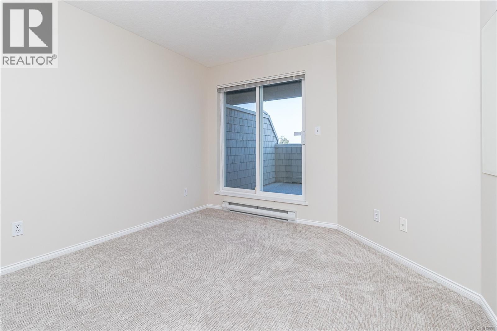 106 2250 James White Blvd, Sidney