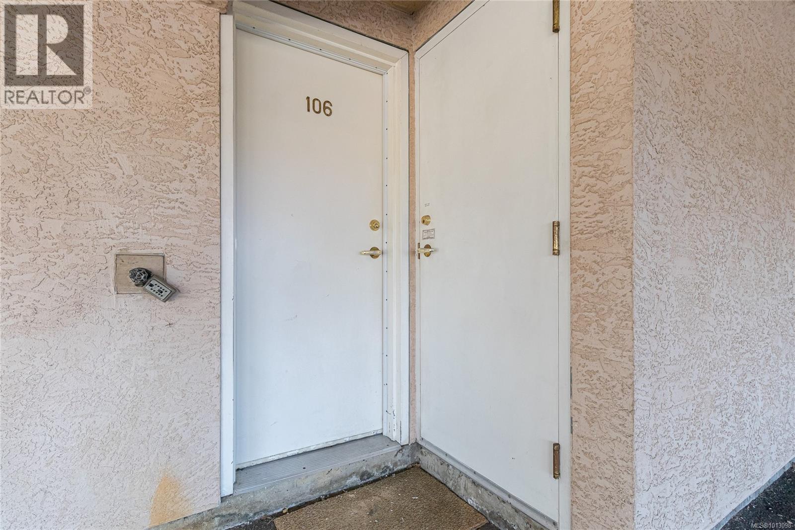 106 2250 James White Blvd, Sidney