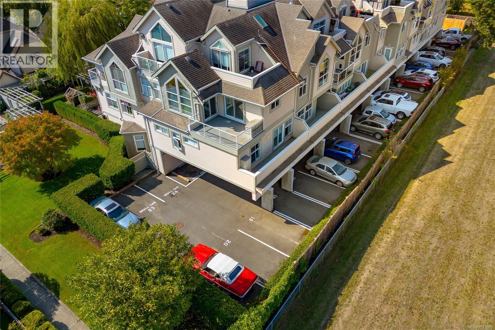 106 2250 James White Blvd, Sidney