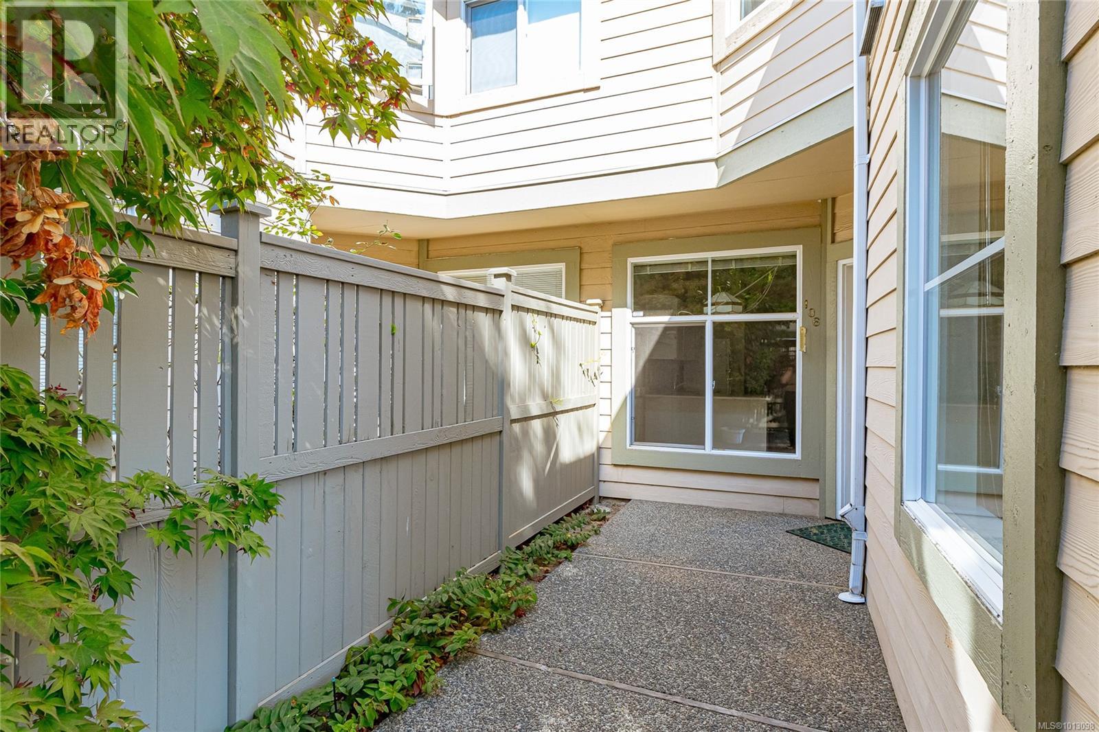 106 2250 James White Blvd, Sidney