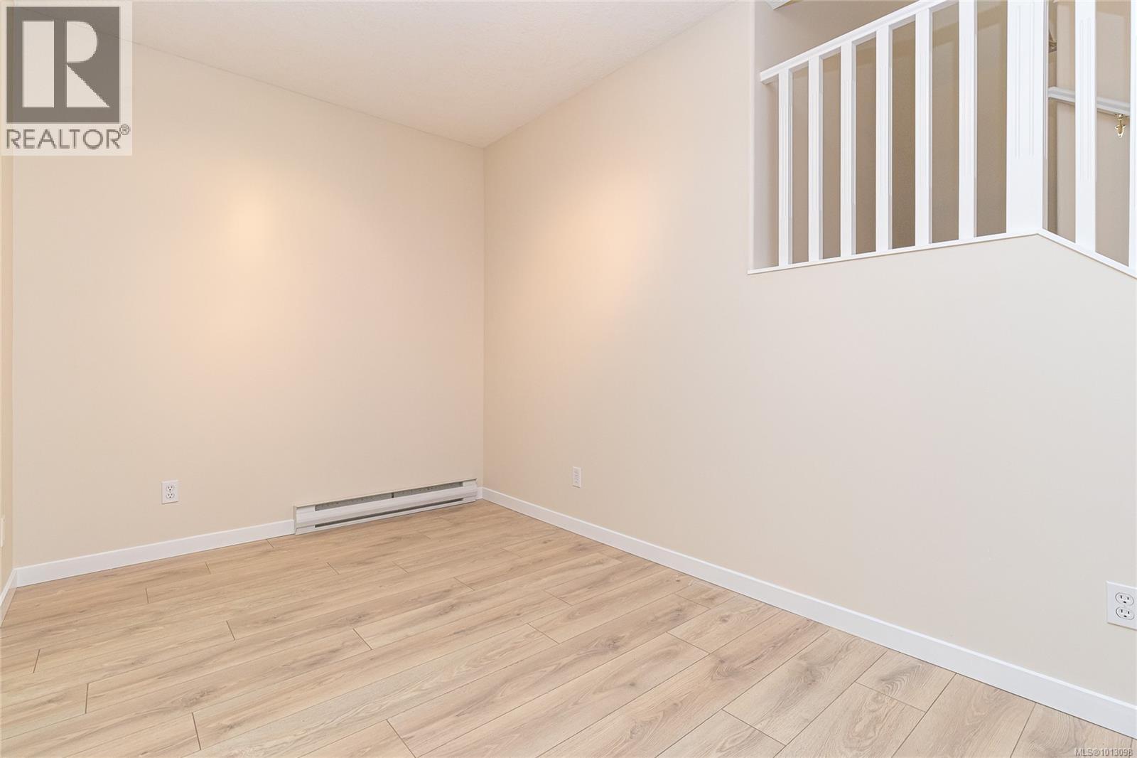 106 2250 James White Blvd, Sidney
