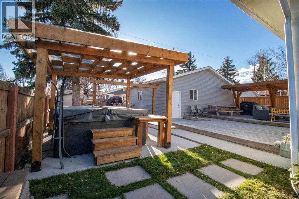 Single Family House Bungalow for Sale in   Avenue SW Glenbrook Calgary 