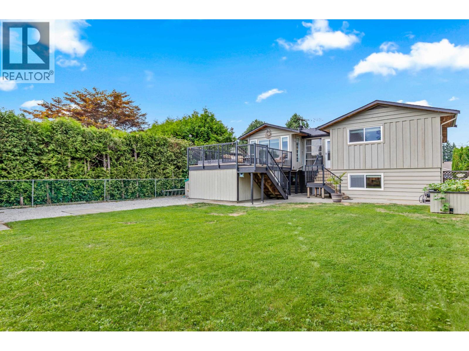 19226 HAMMOND ROAD, Pitt Meadows