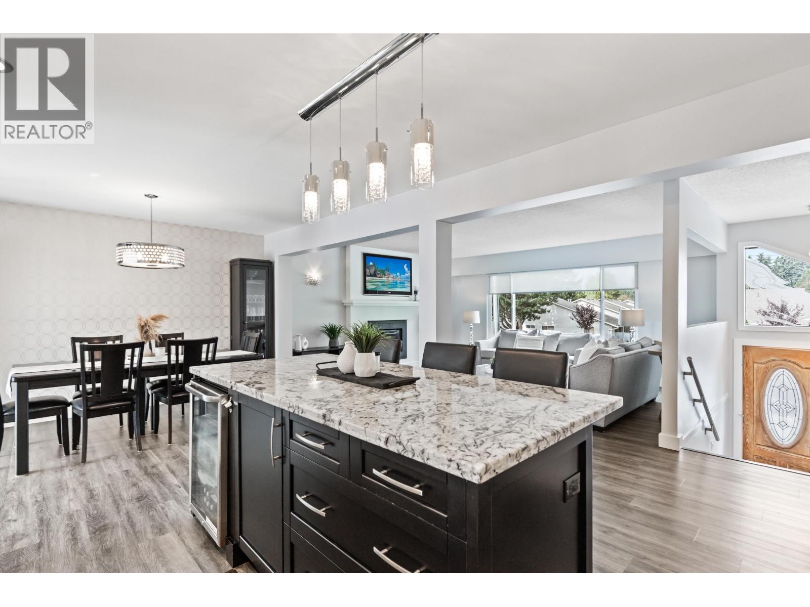19226 HAMMOND ROAD, Pitt Meadows