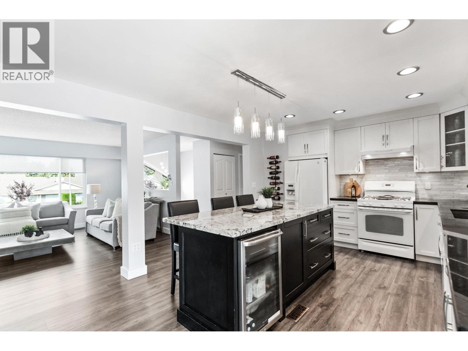 19226 HAMMOND ROAD, Pitt Meadows
