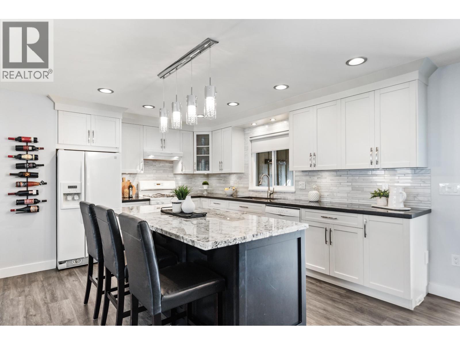 19226 HAMMOND ROAD, Pitt Meadows