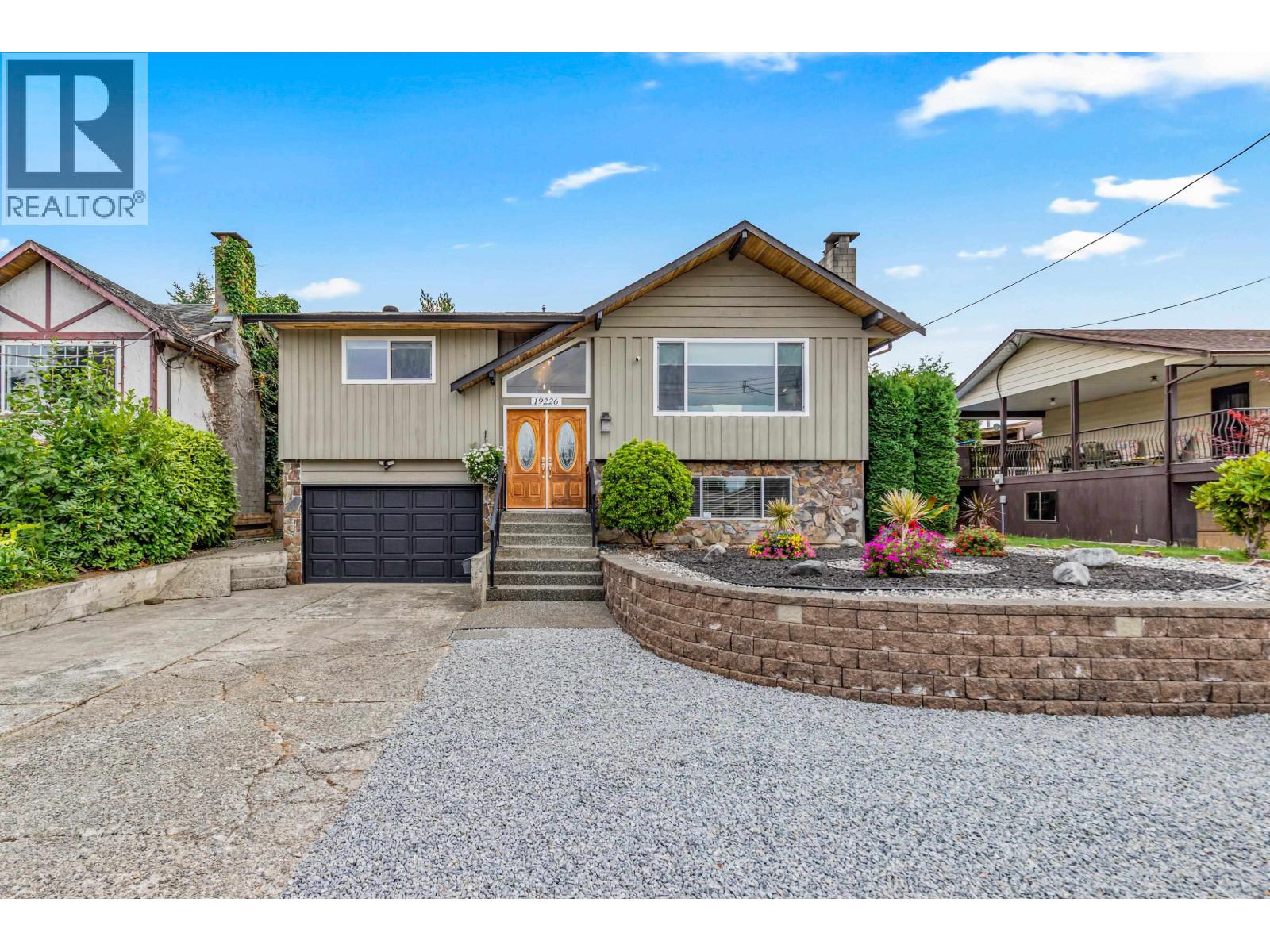 19226 HAMMOND ROAD, Pitt Meadows